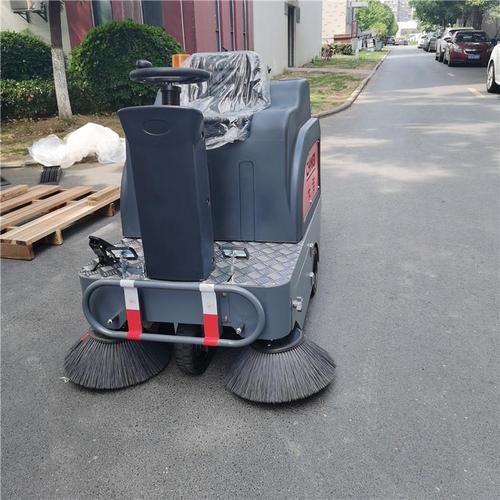 家具倉(cāng)儲(chǔ)廠庫(kù)電動(dòng)駕駛式掃地車 木屑鐵屑全自動(dòng)掃地車-產(chǎn)品供應(yīng)-武漢